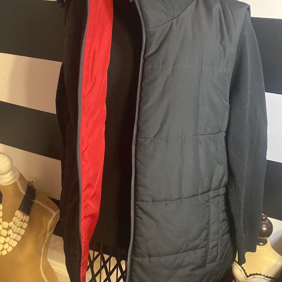 Vest - Picture 3 of 4